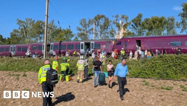 ‘People flew from their seats’: Passengers describe how crash unfolded
