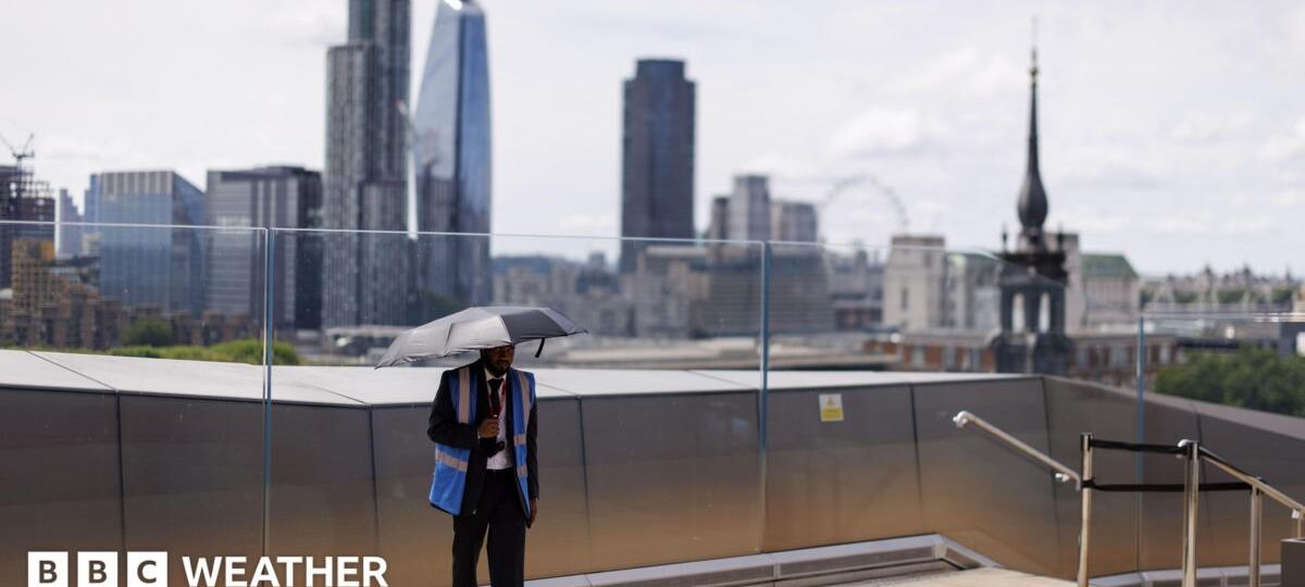 Amber Extreme Heat warning issued by Met Office as 35C heatwave approaches