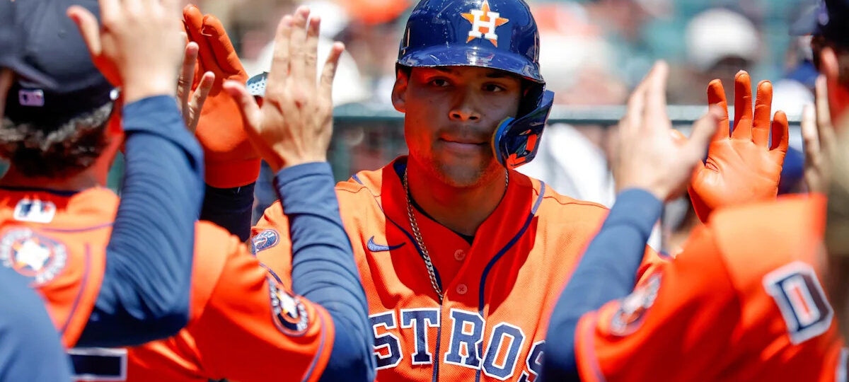 Bullpen blows late lead in loss to Astros