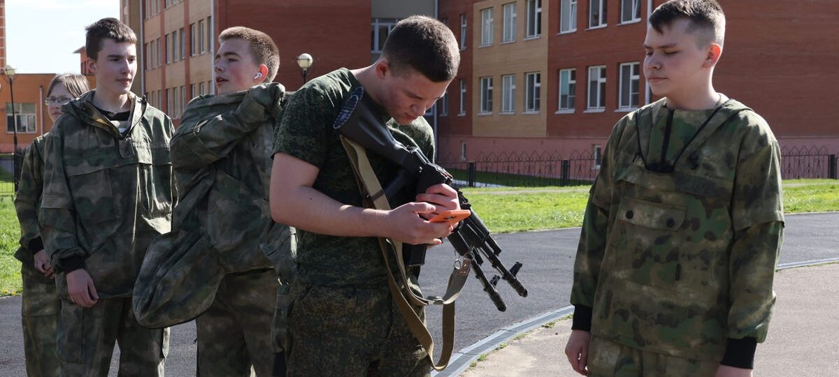 Russian high schools now require 17 hours of basic military training classes for 6th to 11th grade