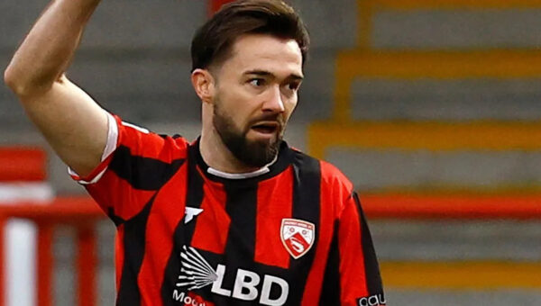 Exeter sign Morecambe winger Edwards