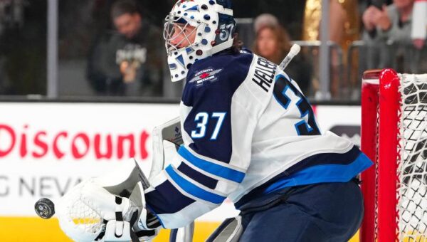 2 things it would take for Jets to trade Connor Hellebuyck