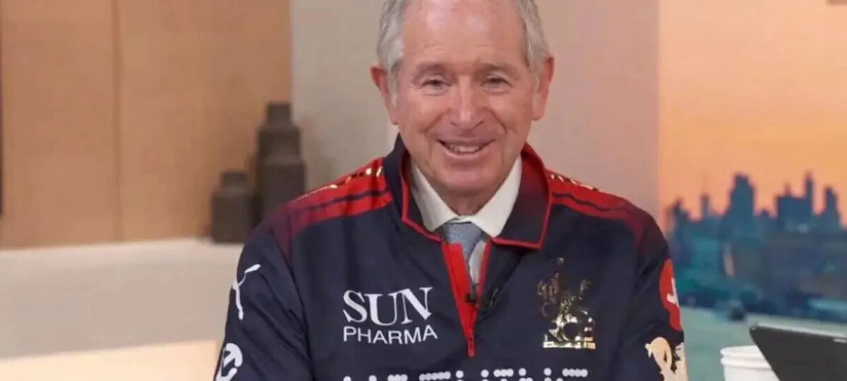 Blackstone CEO Stephen Schwarzman celebrates RCB's IPL success in team jersey