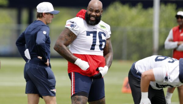 Patriots playing long game with Morgan Moses’ practice workload