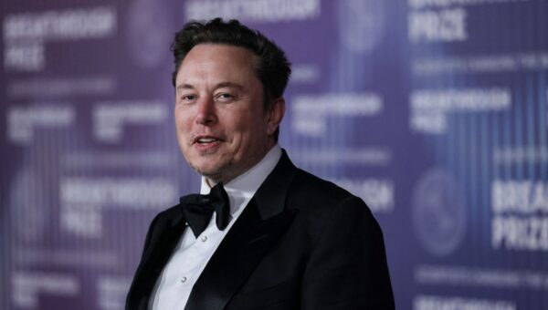 Elon Musk becomes the world’s first trillionaire after SpaceX’s historic IPO