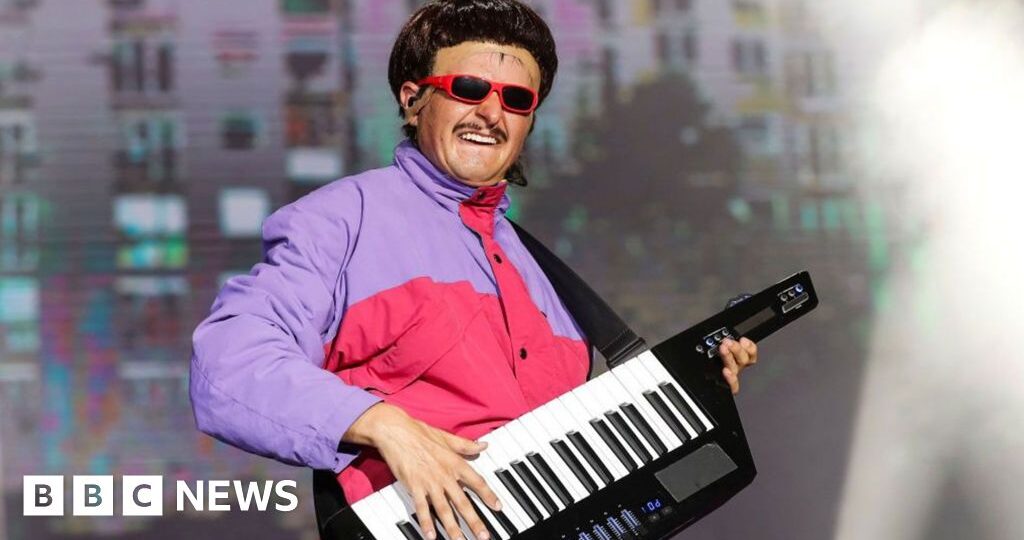 Late singer Oliver Tree's body returned to US after helicopter crash