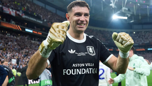Reports: Juventus agree to personal terms with Emi Martinez on three-year deal