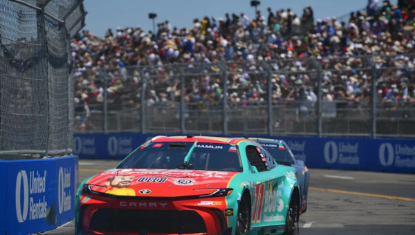 Denny Hamlin quickly catching Tyler Reddick for points lead in 2026