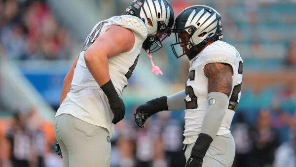 USC offense will have to contain a new Oregon linebacker this season
