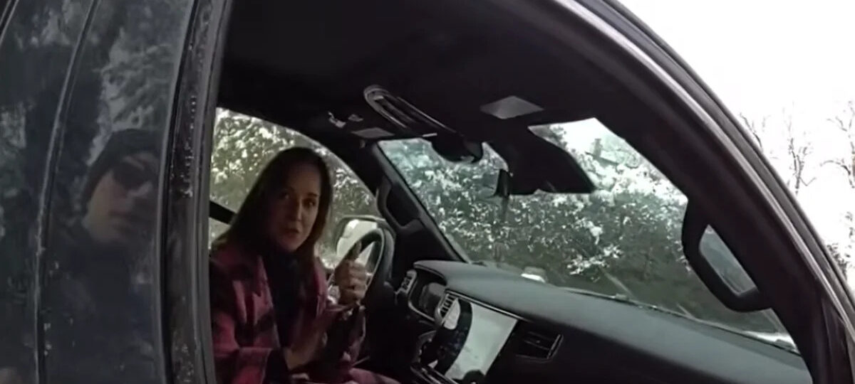 Ex-NFL reporter Dianna Russini caught on camera using texts from an NFL source to evade traffic ticket
