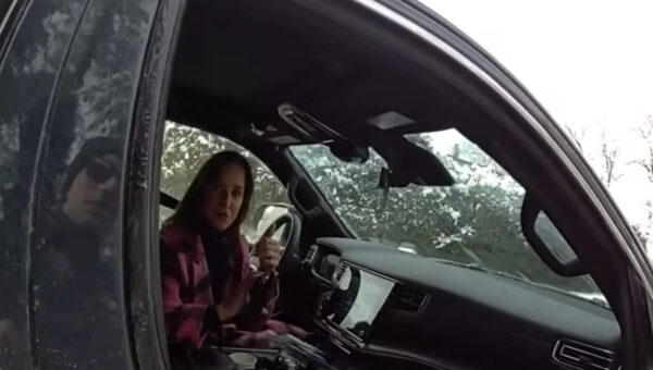 Ex-NFL reporter Dianna Russini caught on camera using texts from an NFL source to evade traffic ticket