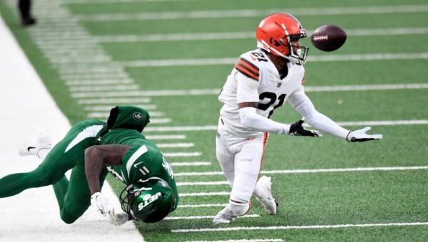 Browns get good contract extension update on Pro Bowl CB after Myles Garrett trade