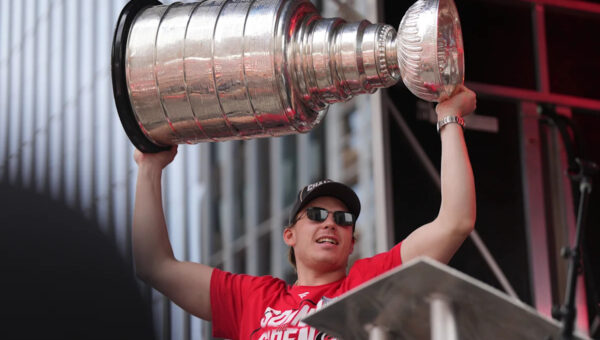 Maple Leafs linked to Hurricanes for 24-year-old D-man Alexander Nikishin
