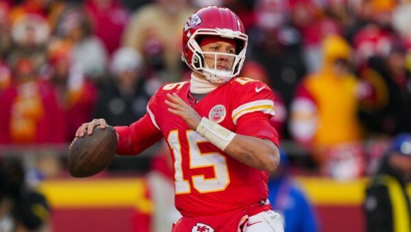 How Patrick Mahomes, Chiefs made half-billion-dollar history with new contract extension