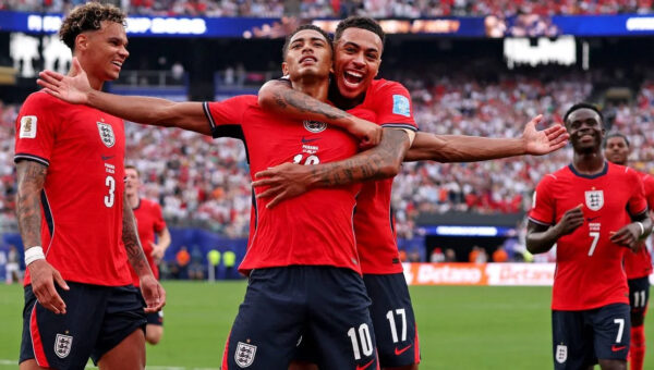 England’s talisman? Rooney says Bellingham can “take the game by the scruff of the neck” like Gerrard and Keane
