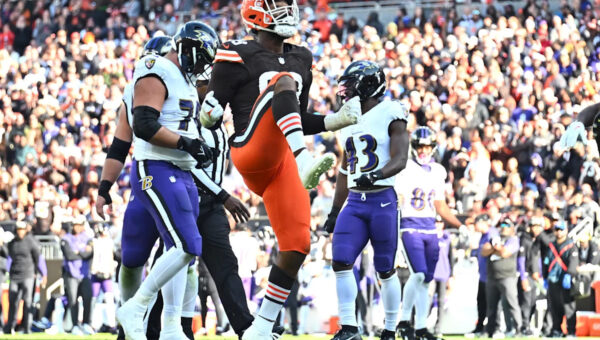 NFL free agency: News on 2 former* Browns defensive ends