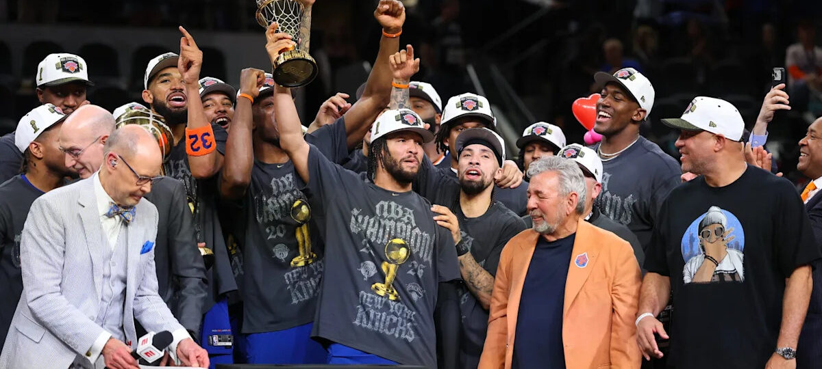 New York Knicks fans taking no risks as people gather almost 24 hours before championship parade