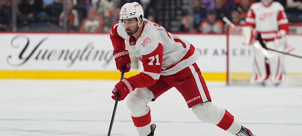 Red Wings captain Larkin submits 3-team trade list of Florida, Minnesota and Vegas, AP source says