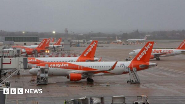 Hundreds of Heathrow and Gatwick flights delayed due to thunderstorms