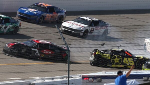 Points leader Tyler Reddick crashes out in wild restart pileup at Michigan
