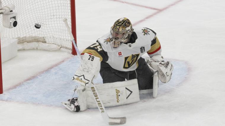 Why Golden Knights won’t pull goalie Carter Hart for Adin Hill
