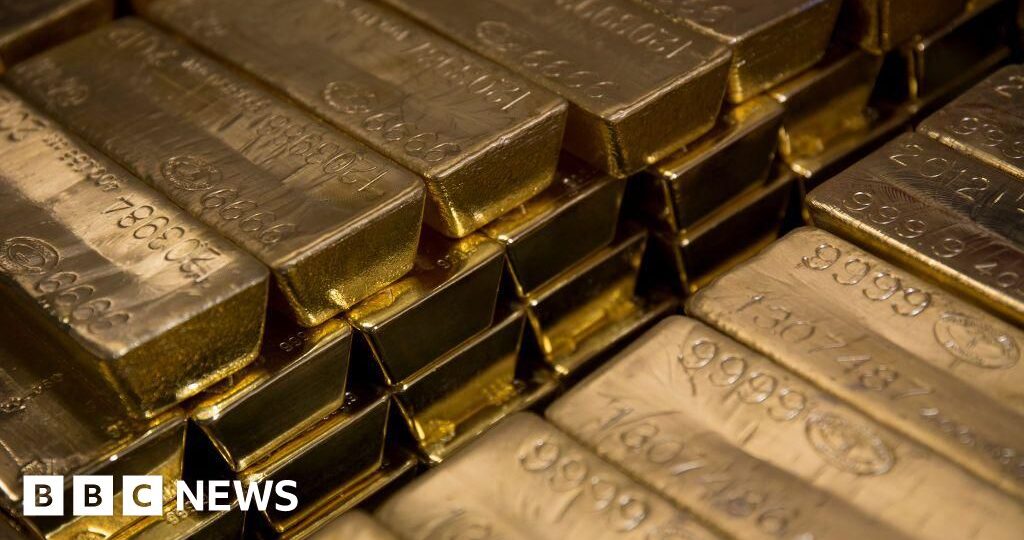 Ex-CIA official accused of stashing $40m in gold bars is ‘master manipulator’, prosecutors say