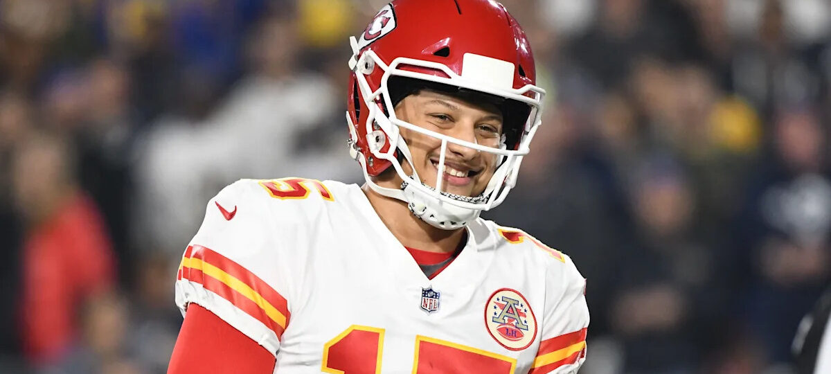 Grading Patrick Mahomes' record-setting monster deal with the Chiefs