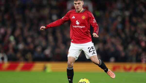 Manchester United star ruled out for up to a year with horror knee injury