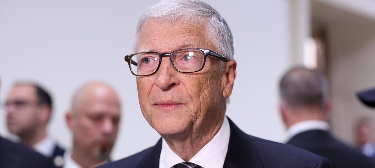 Jeffrey Epstein pitched his connections with billionaires to get close to Bill Gates