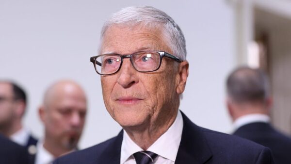 Jeffrey Epstein pitched his connections with billionaires to get close to Bill Gates