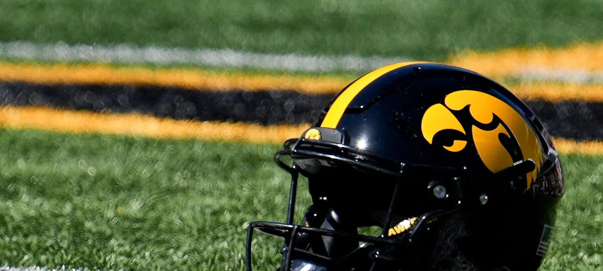 Iowa football lands 2027 DB Jonathan Harris