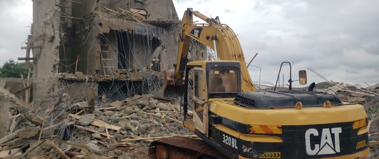 Anambra doubles down on unsafe construction sites, demolishes failed building near Onitsha