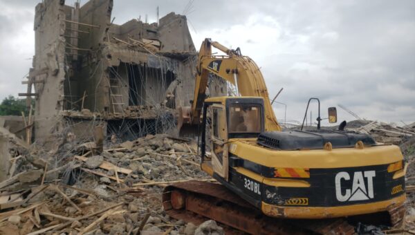 Anambra doubles down on unsafe construction sites, demolishes failed building near Onitsha