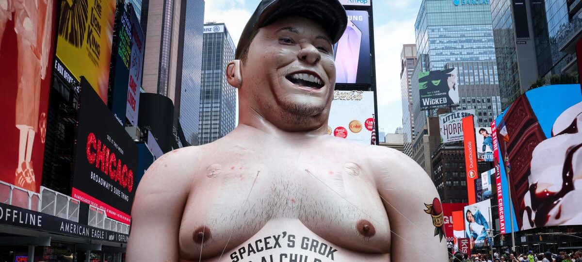 Giant inflatable Elon Musk appears in Times Square one day before SpaceX IPO, with a scathing message for its CEO