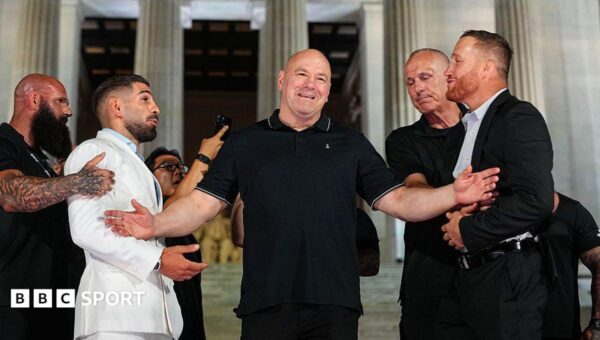 Topuria shoves Gaethje in front of Lincoln Memorial before UFC Freedom