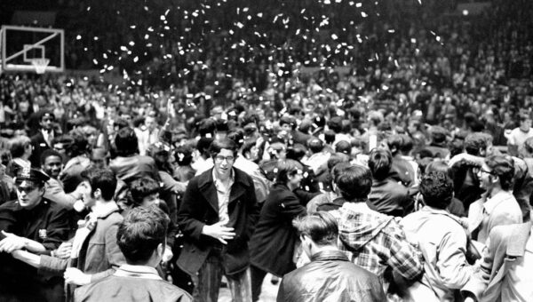 Vintage photos show what New York City was like the last time the Knicks were NBA champions