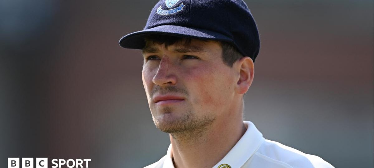 Uncapped Crocombe called up by England as cover for Robinson