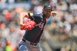 Ray outduels Sale in Cy Young matchup and Giants hold off slumping Braves 3-2 to take series