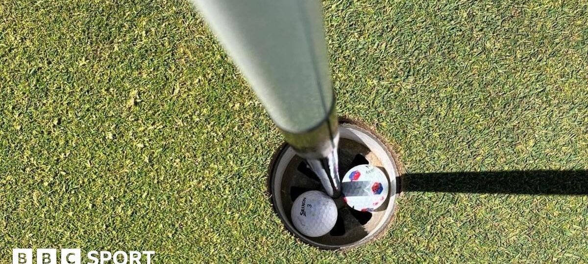 Golf pals defy 17m-to-one odds with holes-in-one