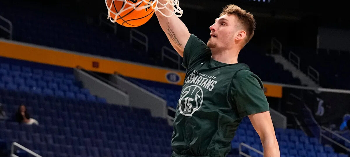 Former MSU big Carson Cooper lands two-way deal with the Grizzlies