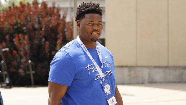 Kentucky lands huge in-state commitment from 4-star DL Malachi Brown
