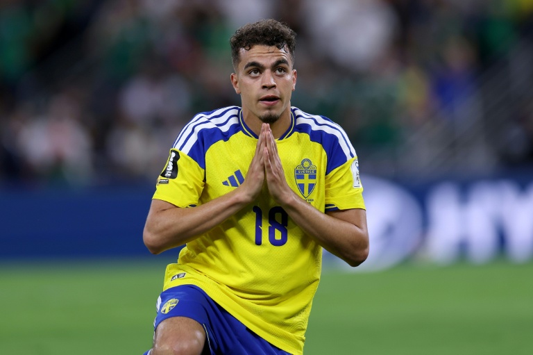 Sweden demolish Tunisia 5-1 to seize control of World Cup group