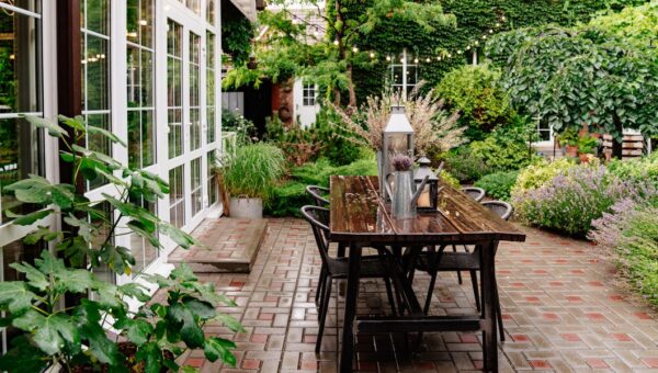 5 backyard trends that are in this year, and 4 that are out, according to landscapers, gardeners, and interior designers