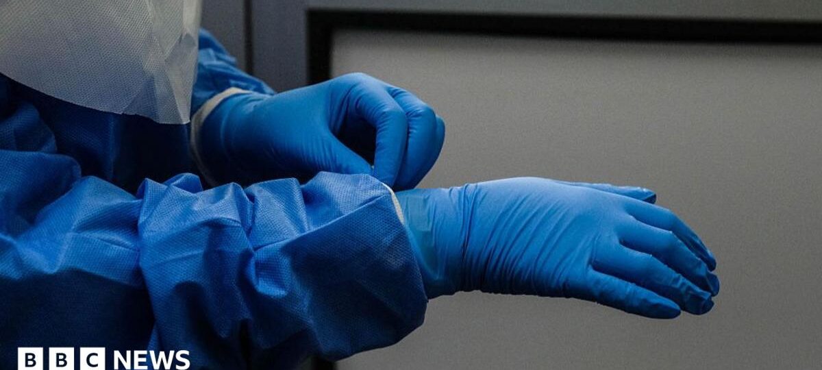 France confirms first Ebola case