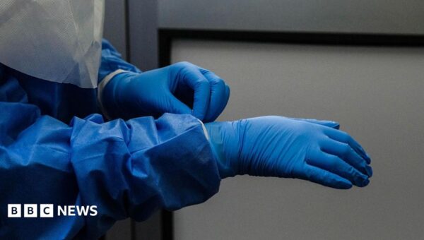 France confirms first Ebola case