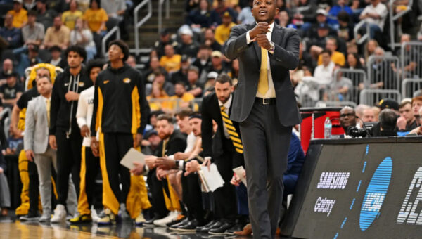 Missouri basketball confirms three-year series vs SLU. Details, date