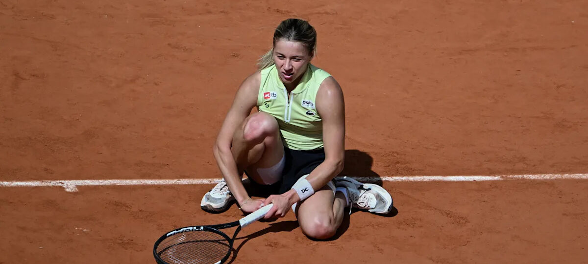 A double fault then a French Open final rout: Chwalińska's fairy tale ends in nightmare