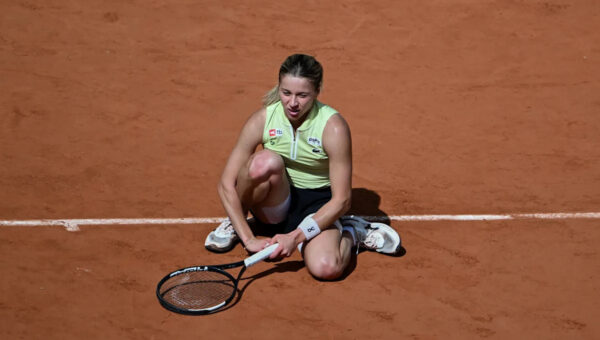 A double fault then a French Open final rout: Chwalińska's fairy tale ends in nightmare