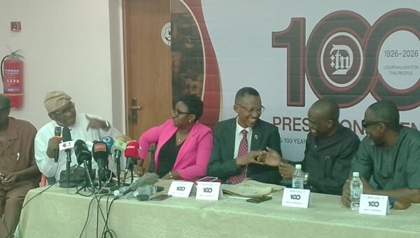Media professionals caution against fake news