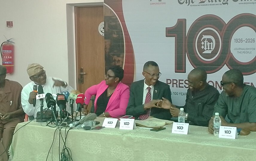 Media professionals caution against fake news